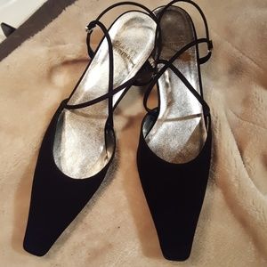 STUART WEITZMAN black fabric kitten heels with rhi